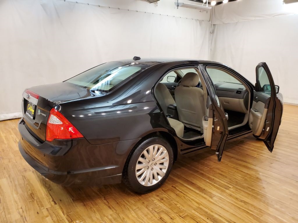 Pre Owned 2012 Ford Fusion Hybrid Base Fwd 4d Sedan