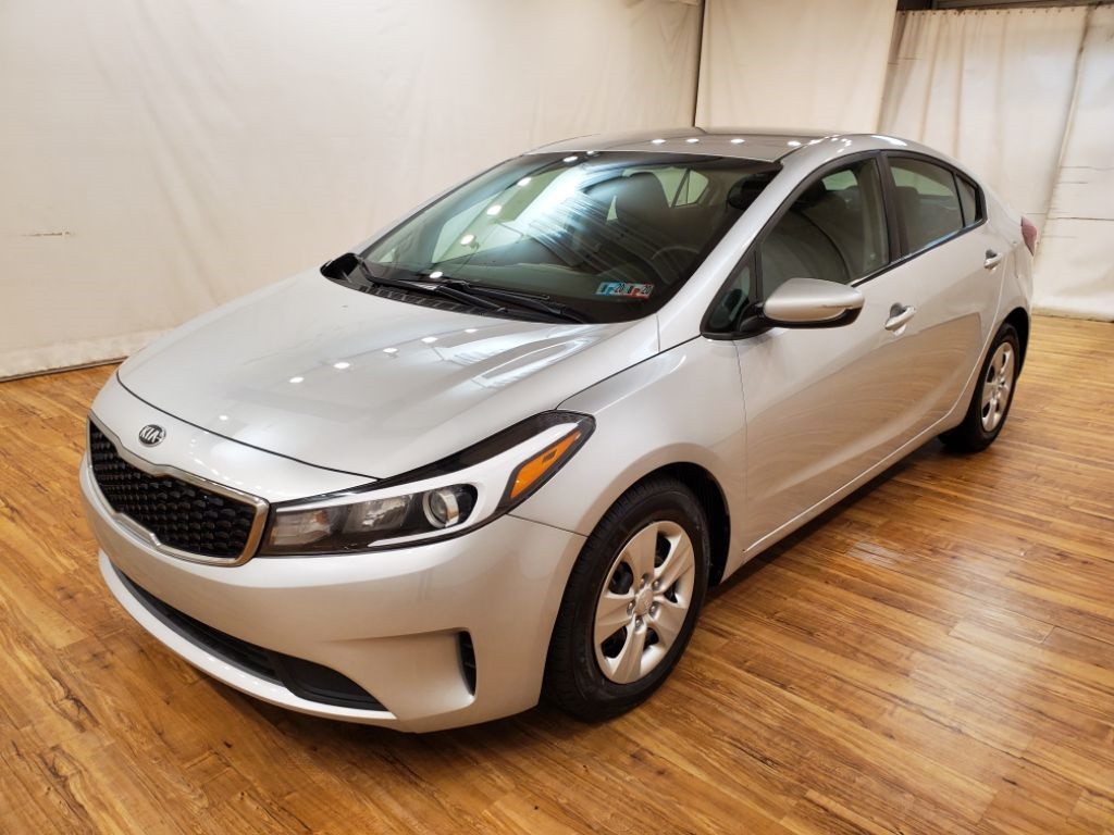 Pre-Owned 2017 Kia Forte LX FWD 4D Sedan