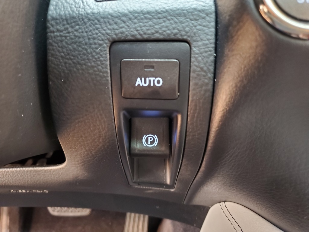 PreOwned 2017 Lexus LS 460 Leather Auxiliary Audio Input